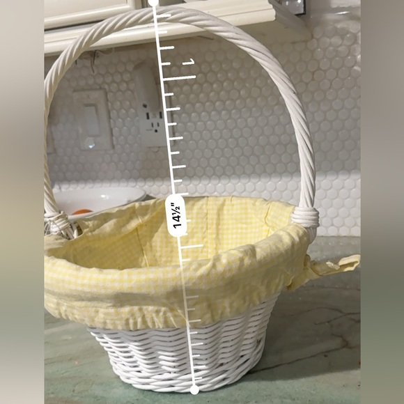Pottery Barn Kids White basket with yellow Gingham Liner NO NAME - Picture 4 of 6